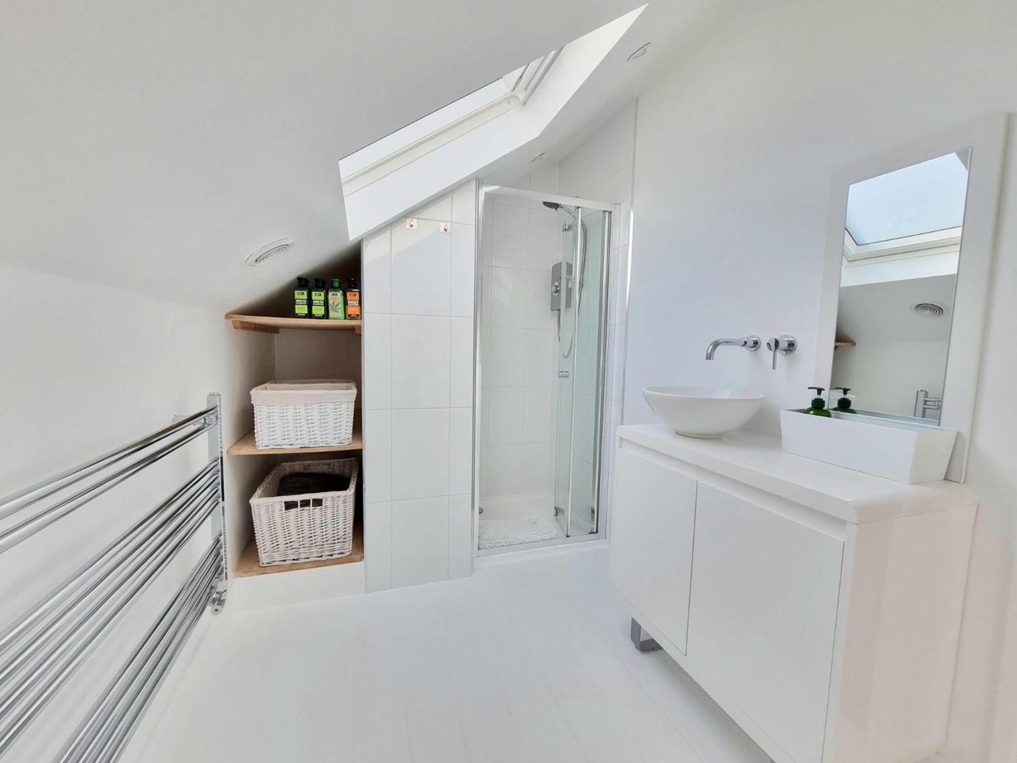 West Hill Retreat Seaview Balcony Chic Loft Studio & Free Parking Hastings Dış mekan fotoğraf