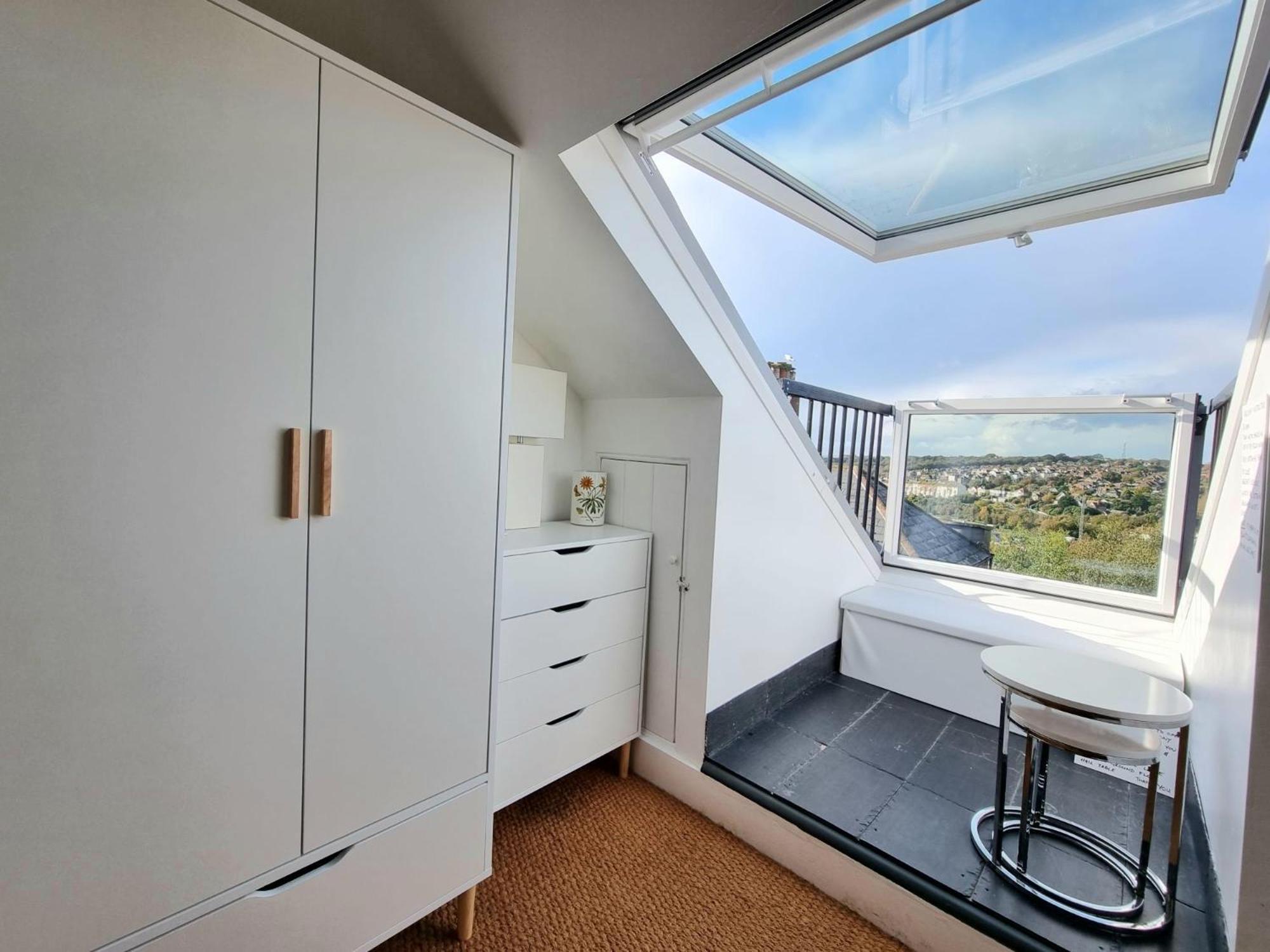 West Hill Retreat Seaview Balcony Chic Loft Studio & Free Parking Hastings Dış mekan fotoğraf
