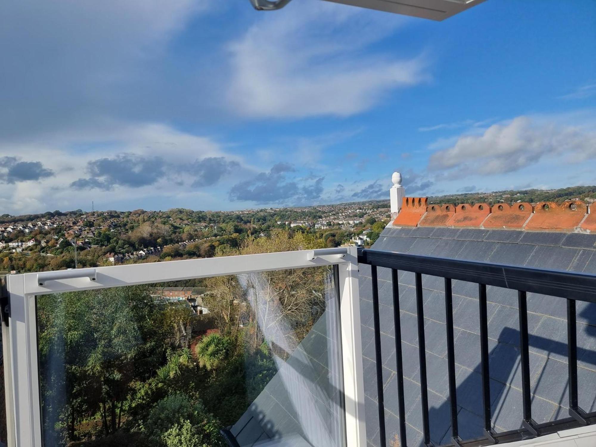 West Hill Retreat Seaview Balcony Chic Loft Studio & Free Parking Hastings Dış mekan fotoğraf
